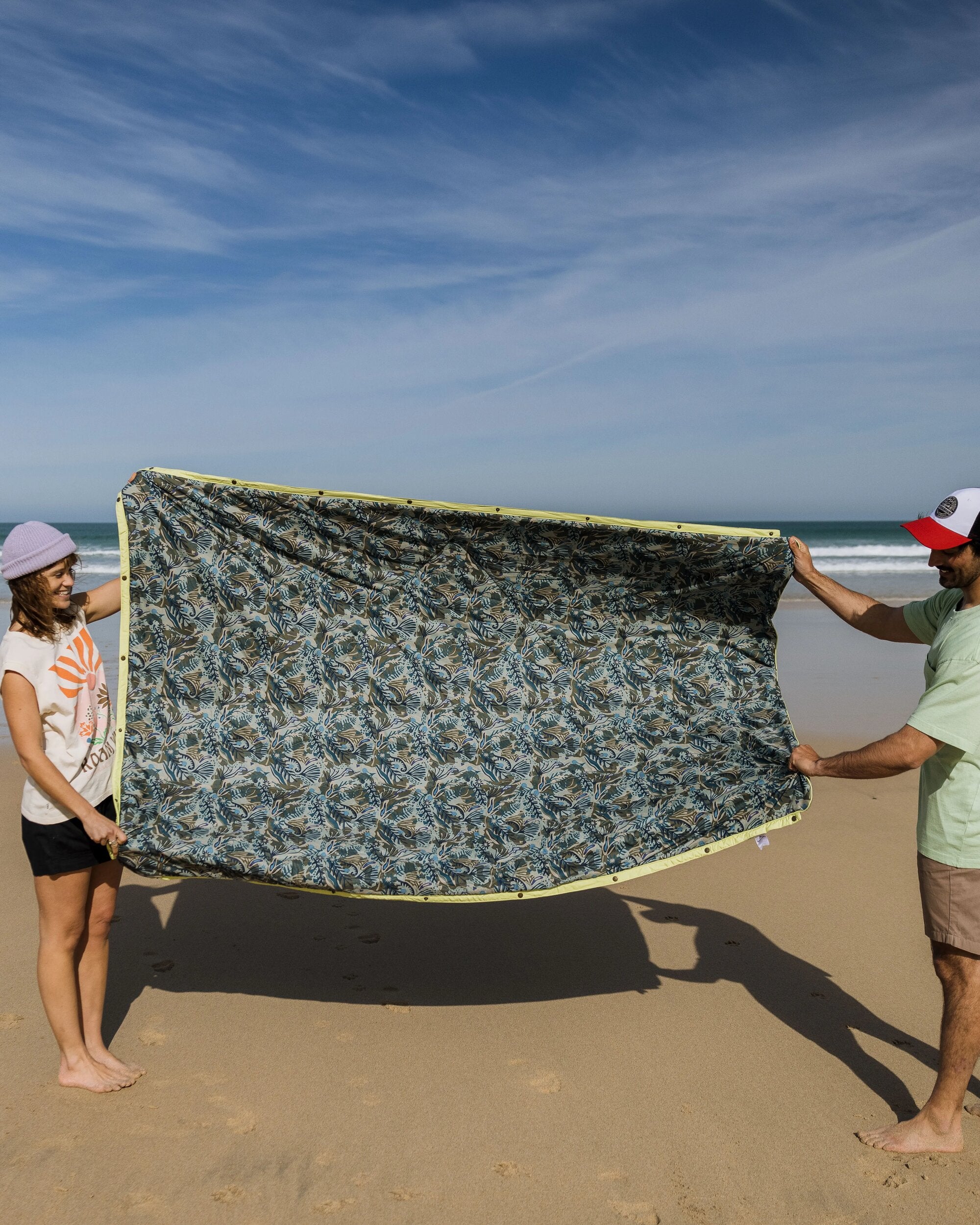 Van Recycled Ripstop Blanket - Abstract Seaweed Pistachio - Lifestyle