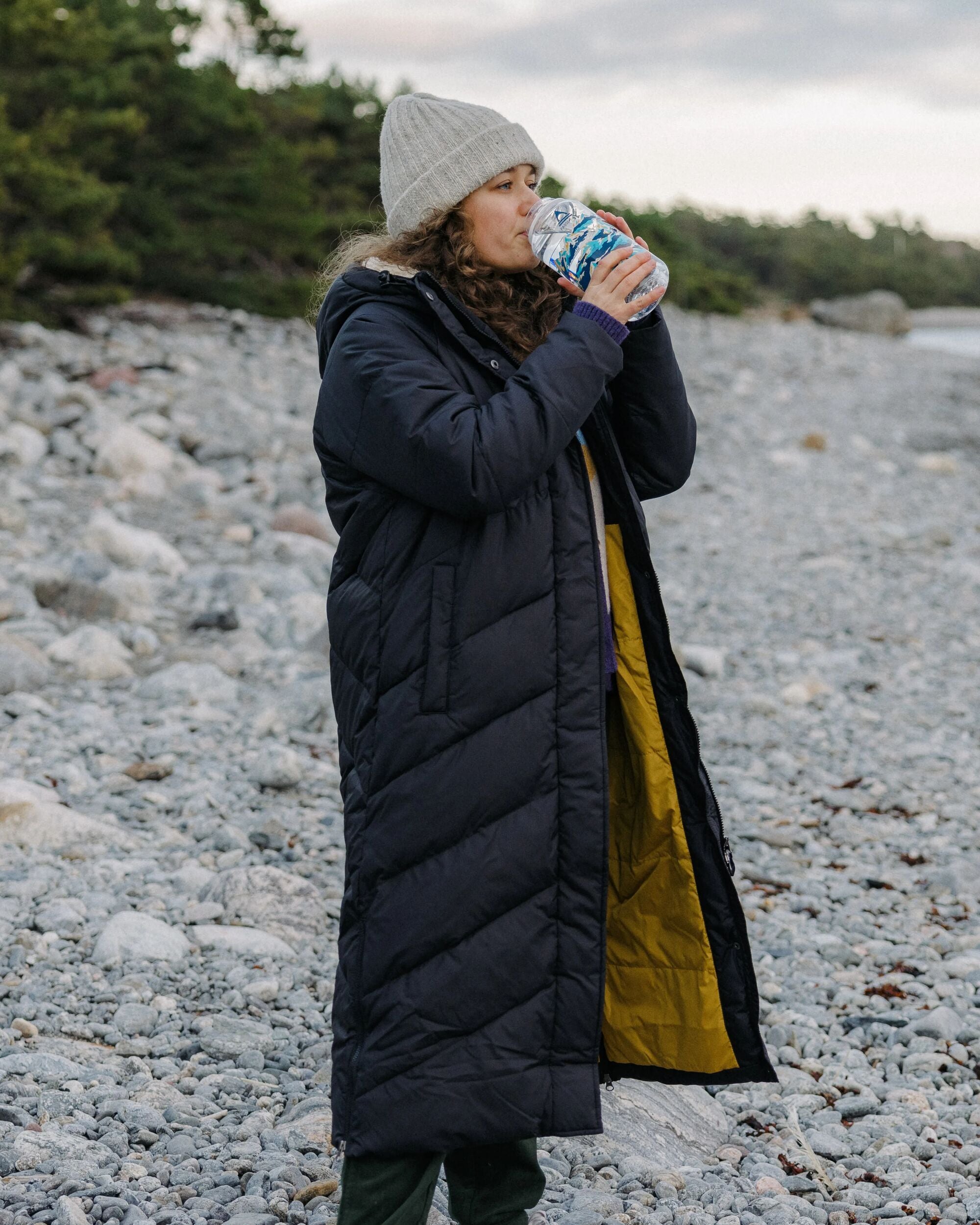 Tasman Recycled Long Insulated Jacket - Black - Lifestyle