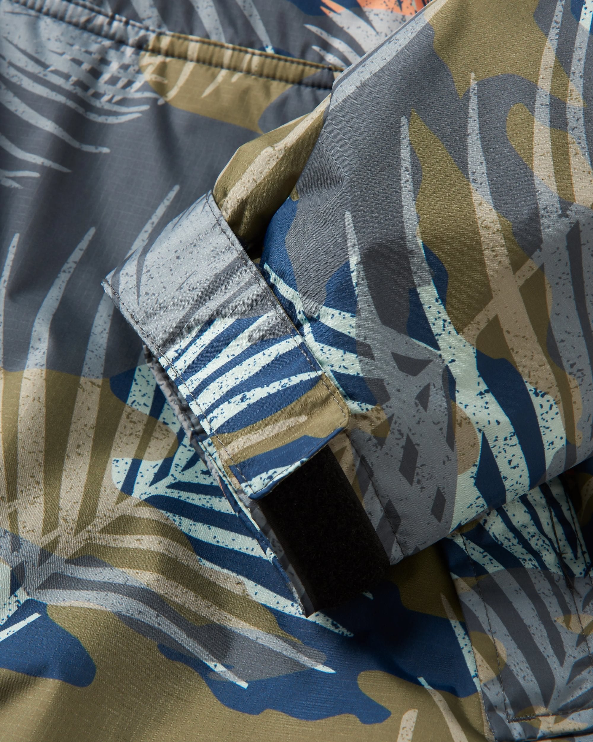 Waves Recycled Sherpa Lined Changing Robe - Palm Camo Apricot - Flatlay