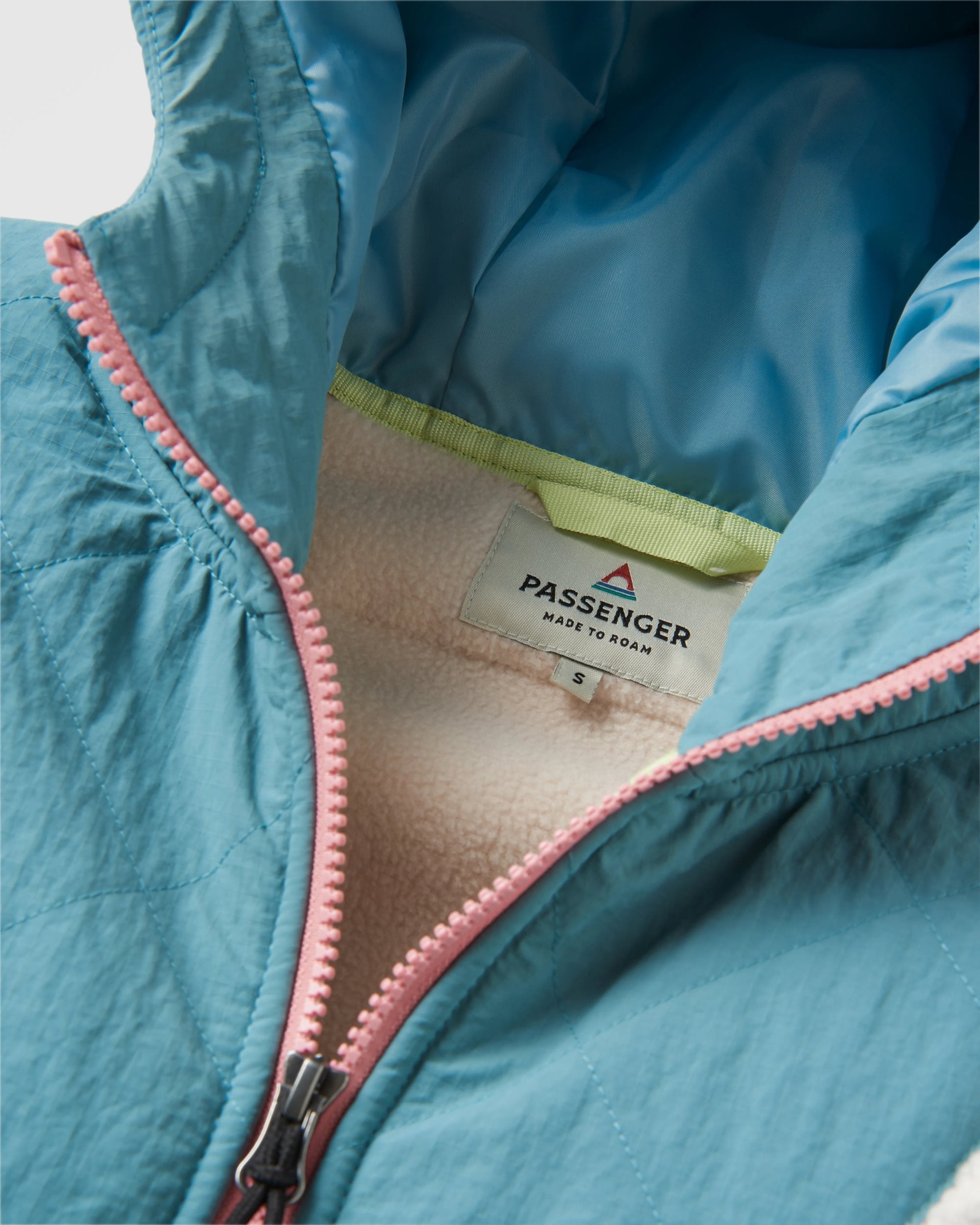 Beaumont Recycled Sherpa Hooded Fleece - Mountain Geo Vintage White - Flatlay