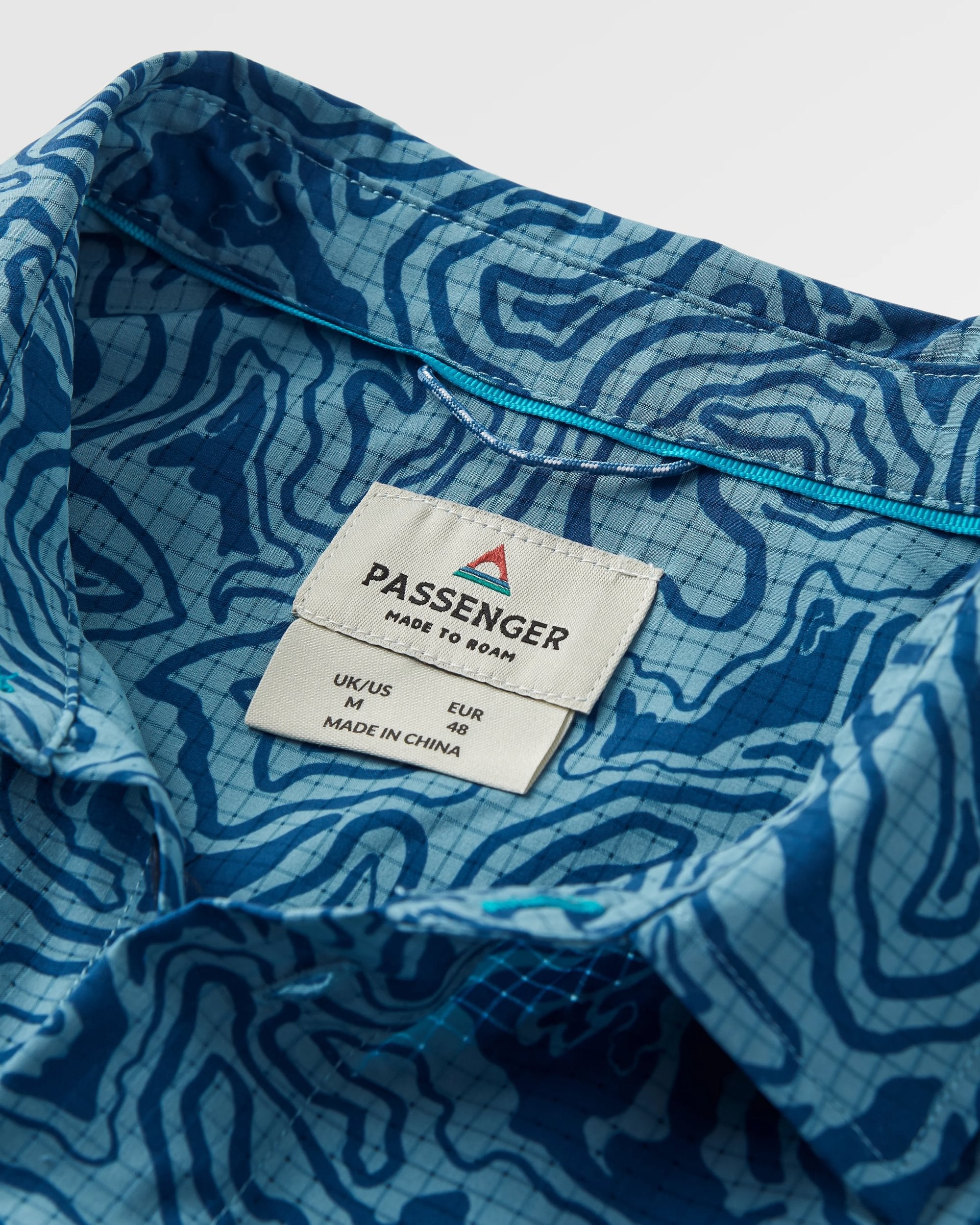 365 Recycled Active Shirt - Strata Swirl Arctic - Flatlay