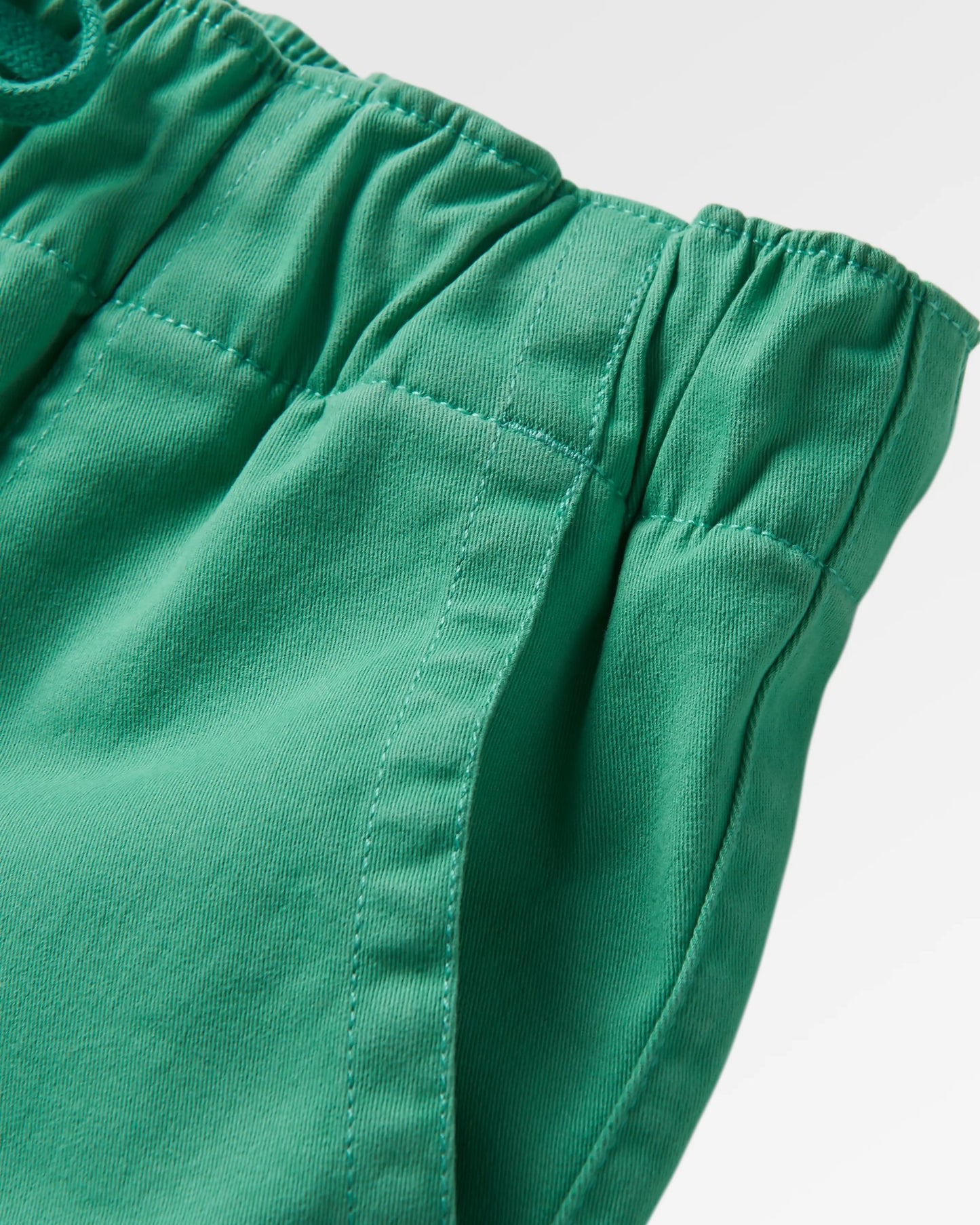 Carriso Organic Cotton Short - Green Spruce - Flatlay