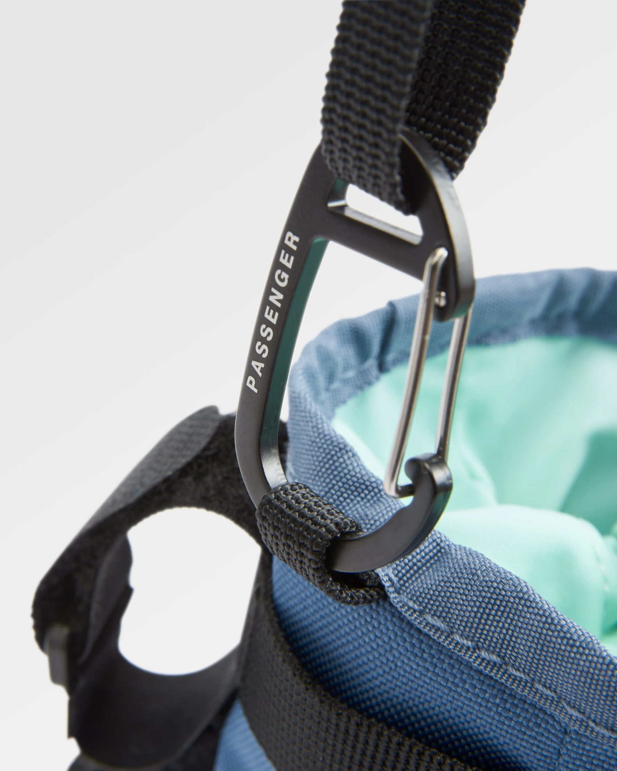 Refresh Hybrid Bottle Bag - Rich Navy/Surf Spray/Moonlight Blue - Flatlay