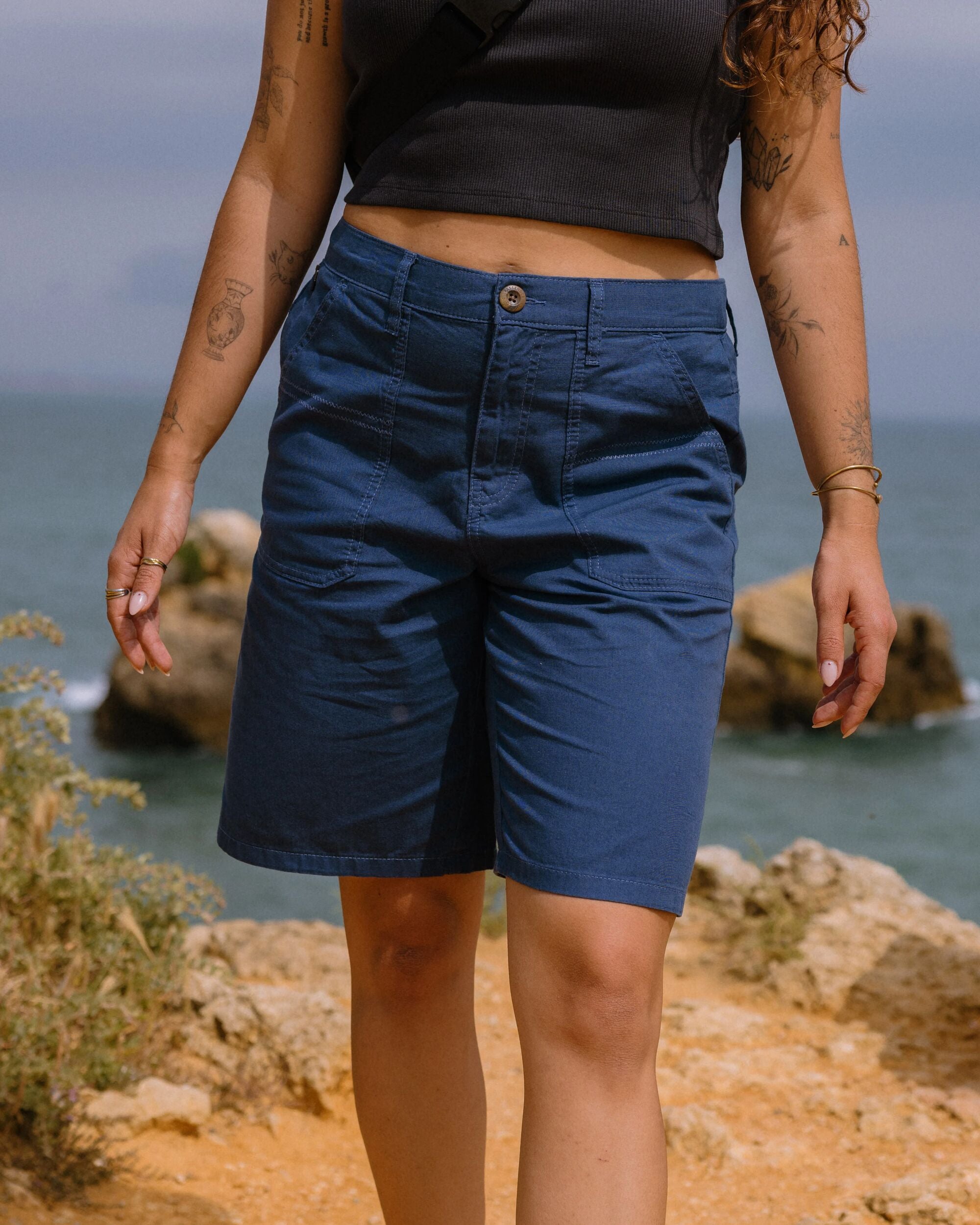 Lani Light Short - Dark Denim - Lifestyle