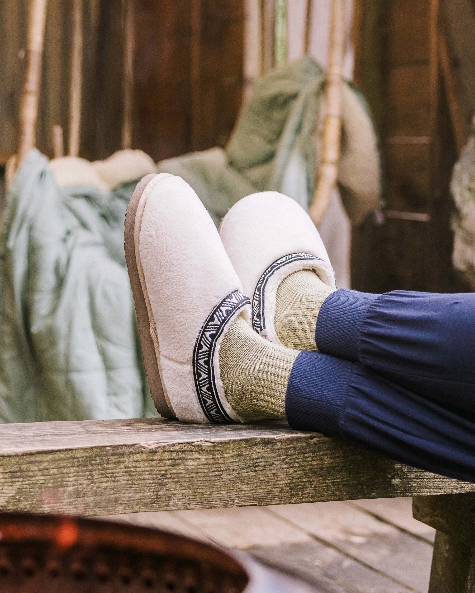 Ember Sherpa Fleece Slipper - Birch - Lifestyle