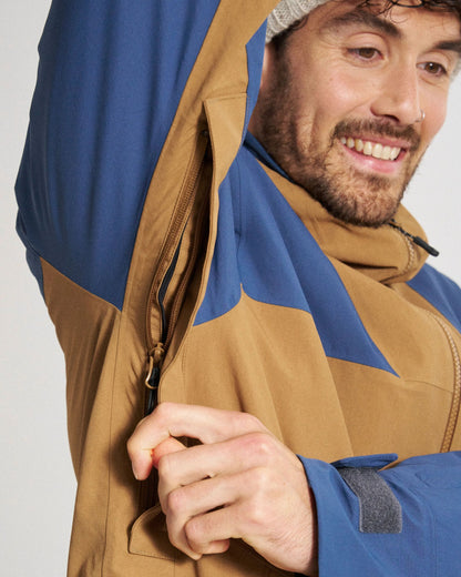 Snowscape Men's Recycled Jacket - Dark Denim/Toffee - Studio Model