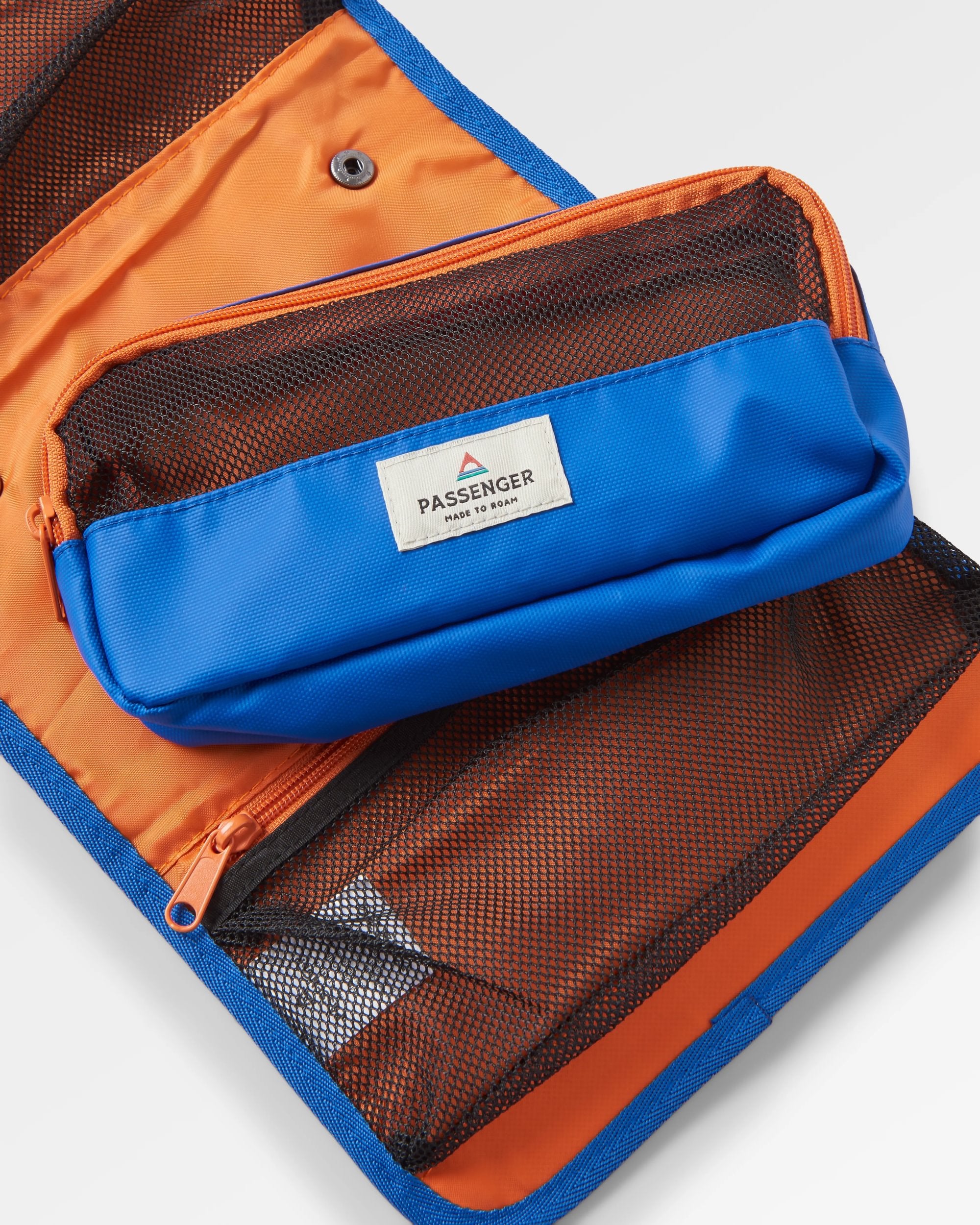 Drop Recycled Wash Kit - Azure Blue - Flatlay