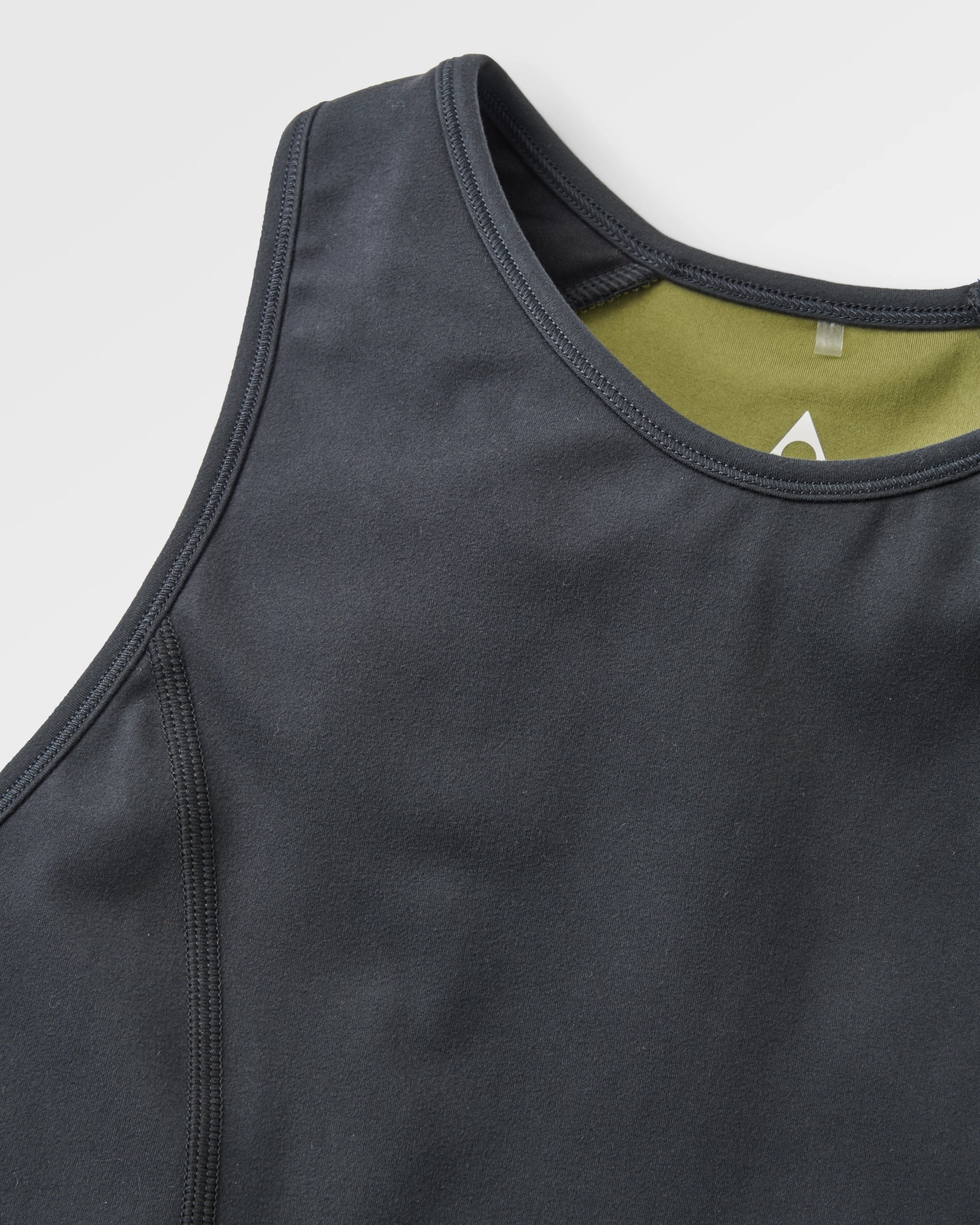 Solscape Active Vest  - Black/Clover - Flatlay