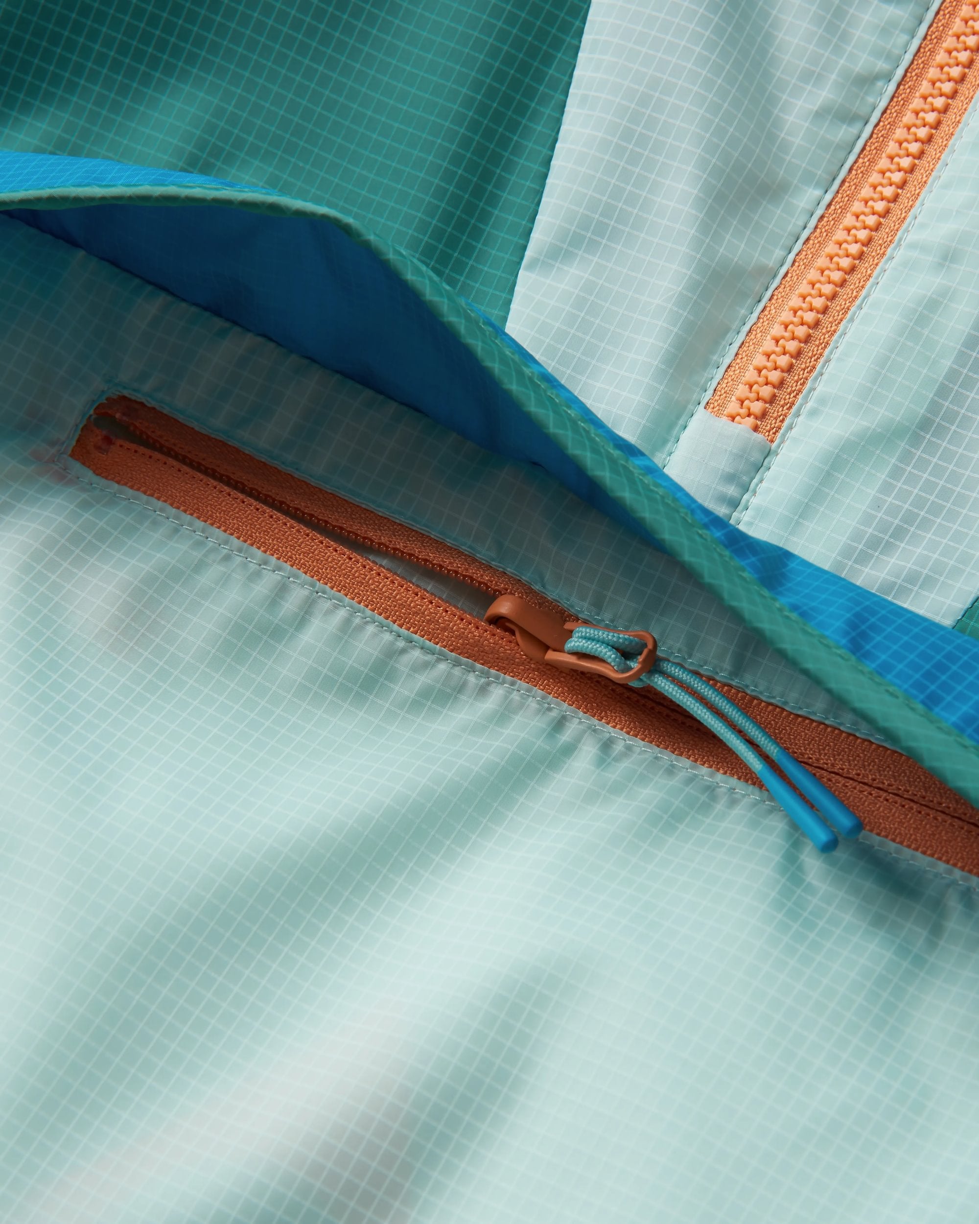 Viento Recycled Windshell Anorak - Surf Spray/Deep Sea - Flatlay