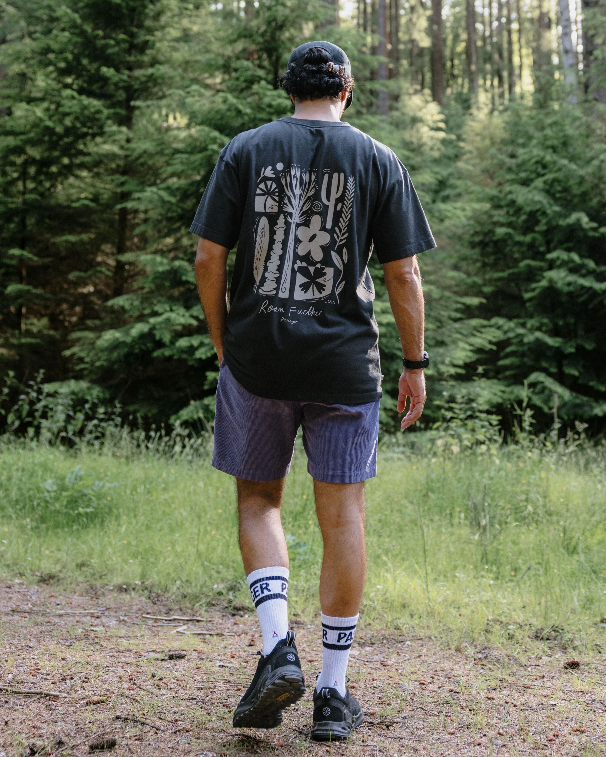 Men's Roam Further T-Shirt - Black - Lifestyle