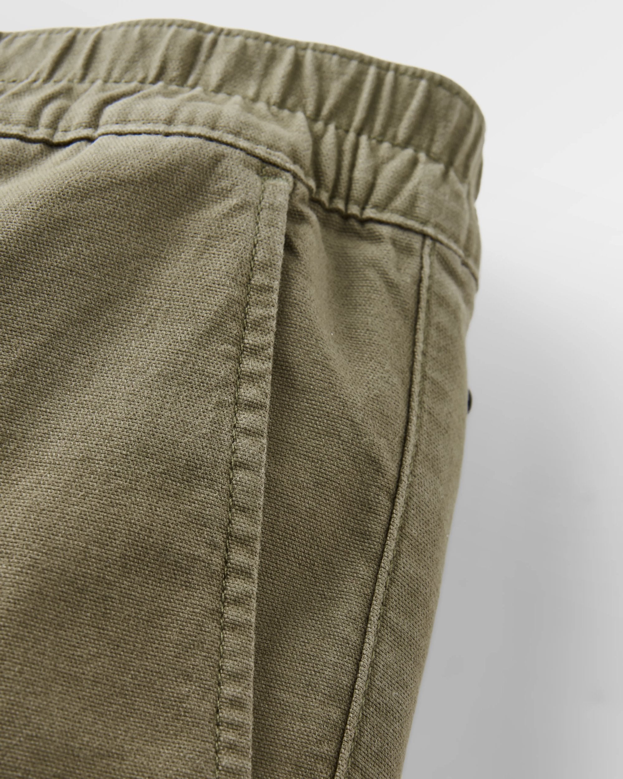 Horizon Comfort Chino - Dusty Olive - Flatlay