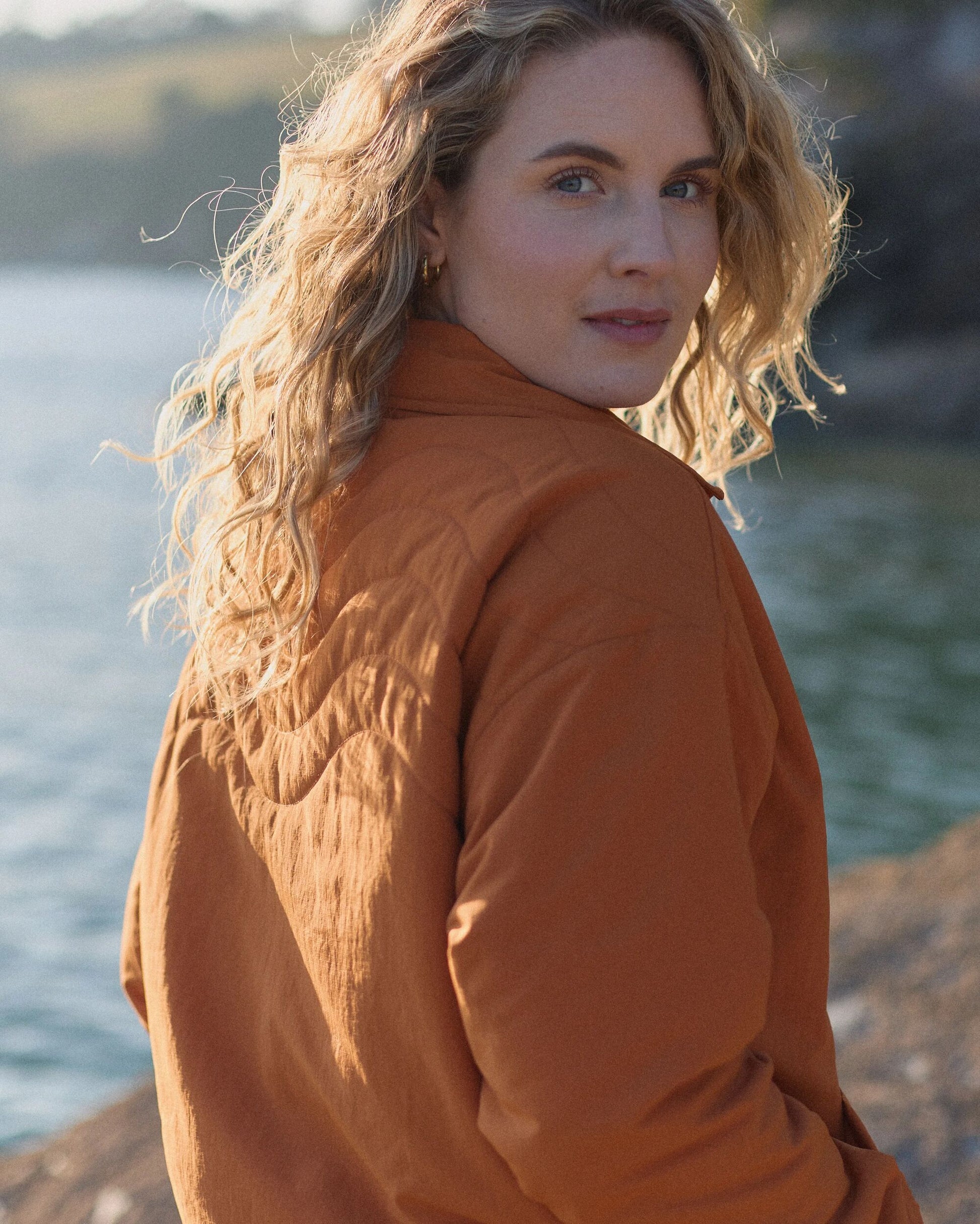 Tasi Recycled Insulated Jacket - Sunset Orange - Lifestyle