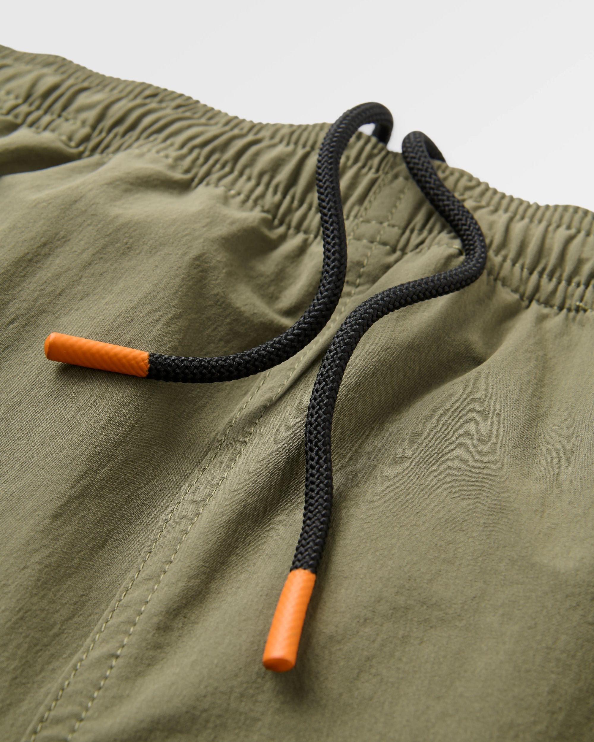 Flaris Longer Line Short - Dusty Olive - Flatlay