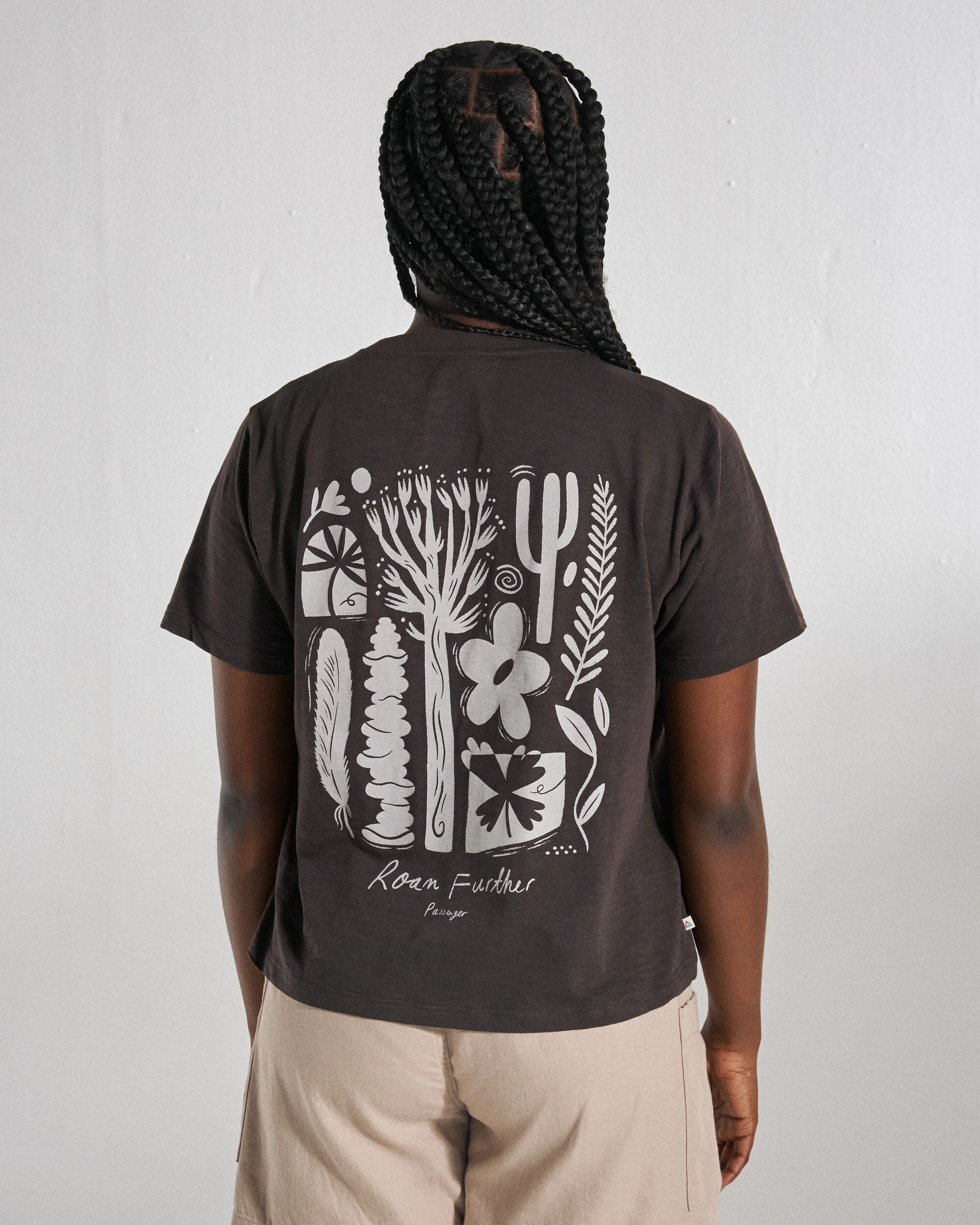 Women's Roam Further T-Shirt - Espresso - Studio Model