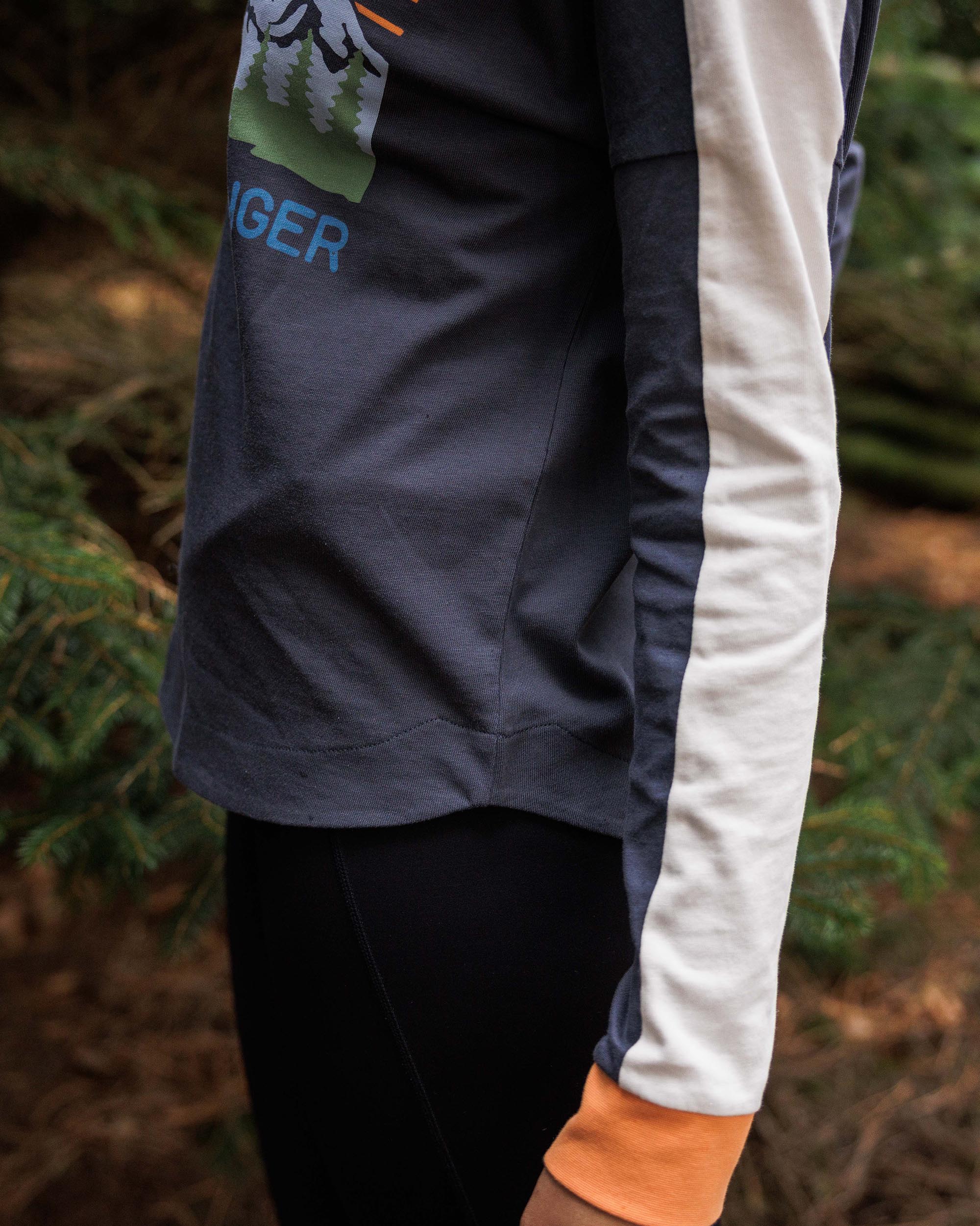 Hilltop Organic Cotton LS T-Shirt - Charcoal - Lifestyle