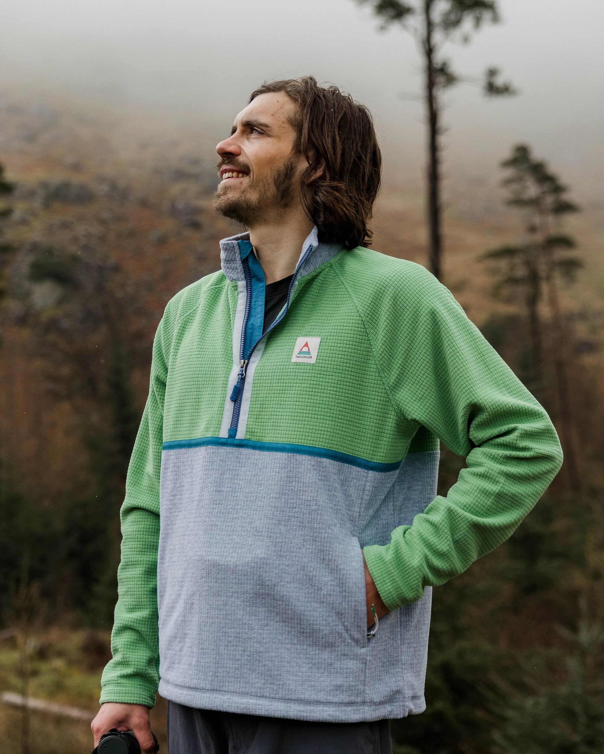 Overlook Recycled Grid Polar Fleece - Green Spruce/Grey Marl - Lifestyle