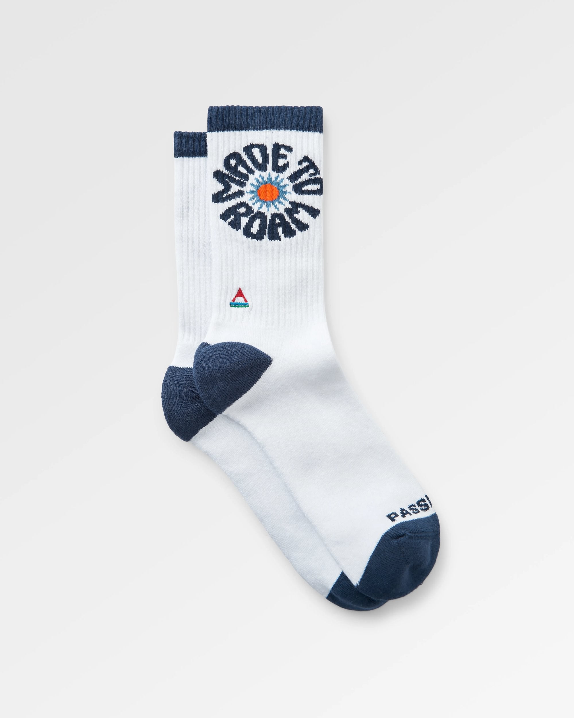 Made to Roam Graphic Crew Socks - White/Navy - Flatlay