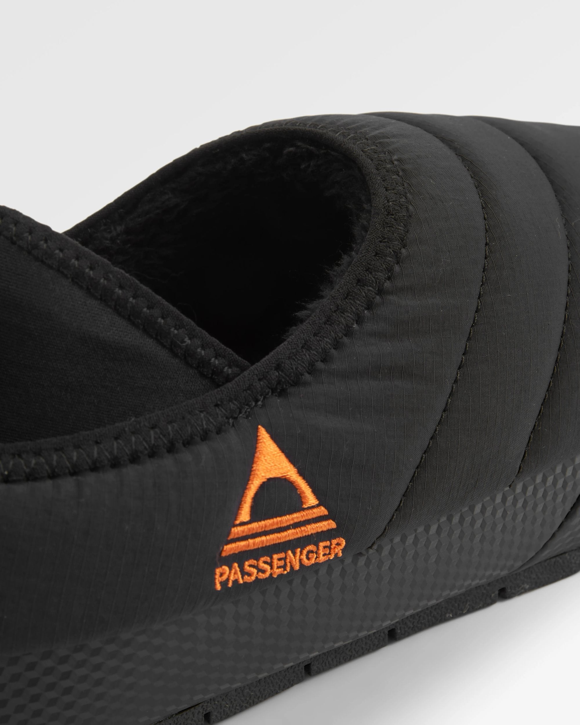 Hearth Men's Slipper - Black - Flatlay