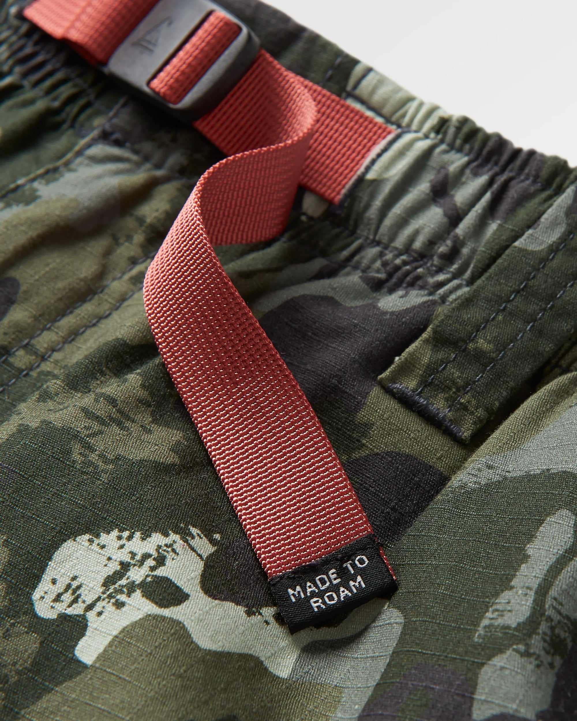 Adventurer Cargo Cotton Short - Sycamore Khaki Camo - Flatlay