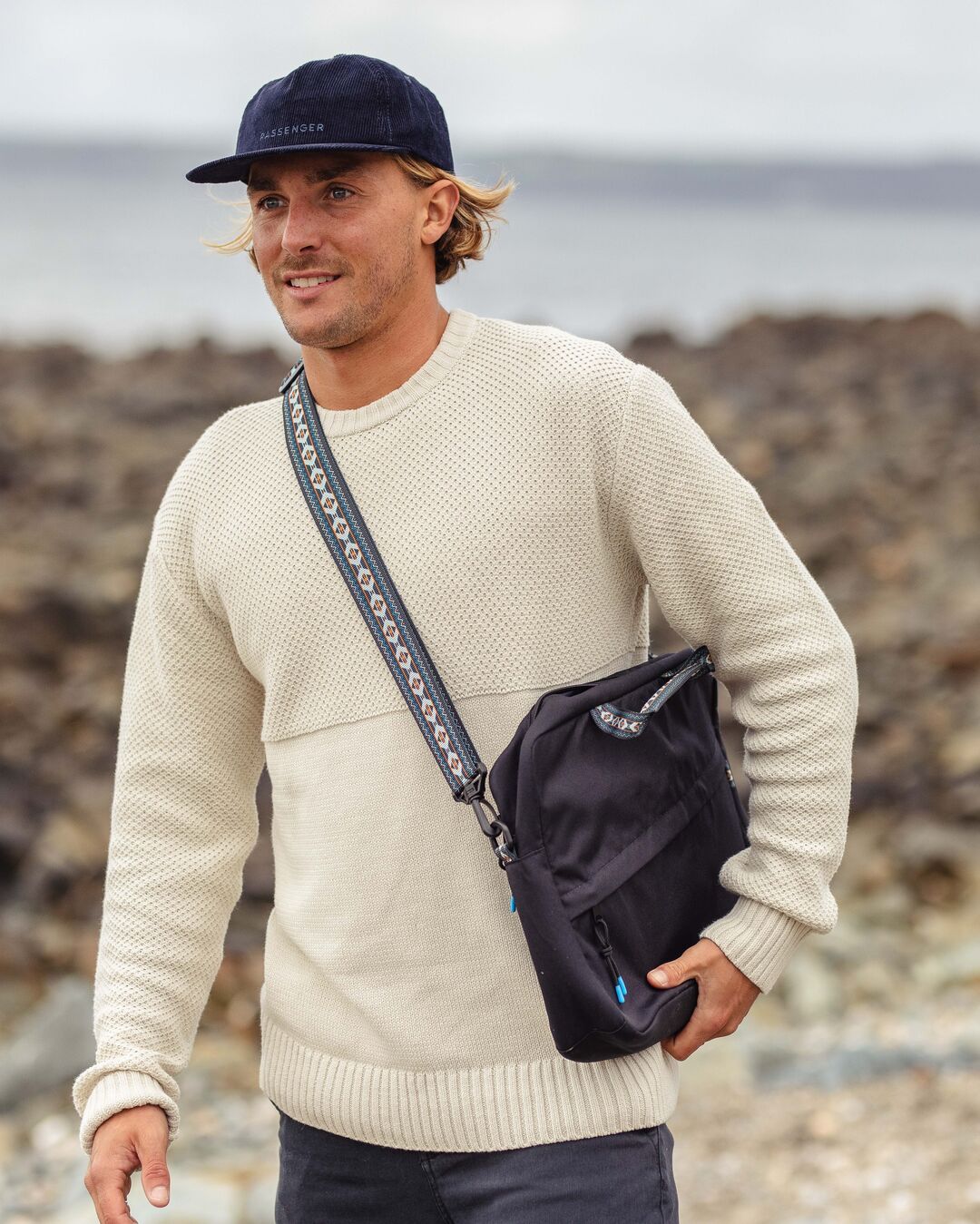 Male_Recycled Messenger Bag - Black