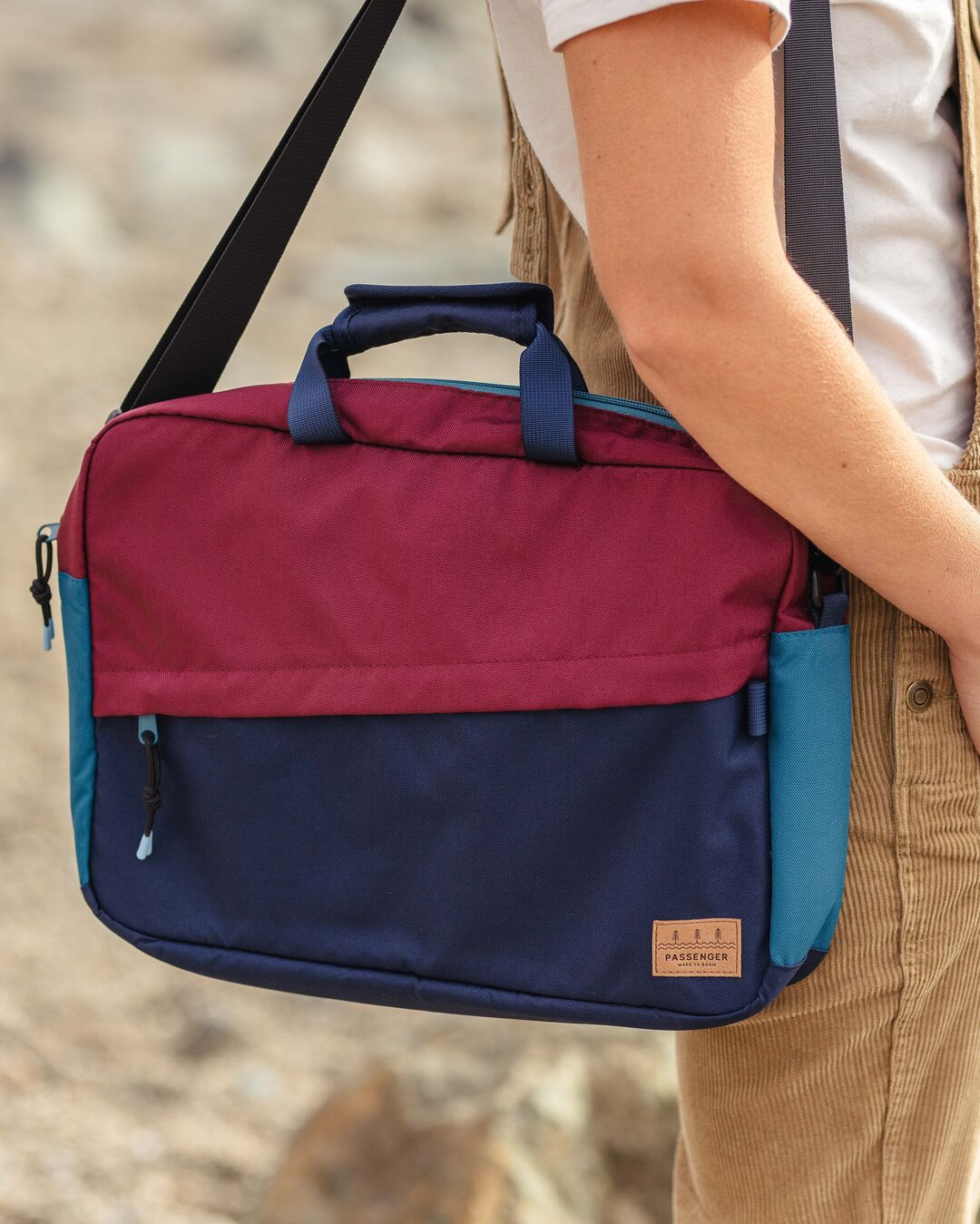 Womens_Recycled Messenger Bag - Navy/Burgundy