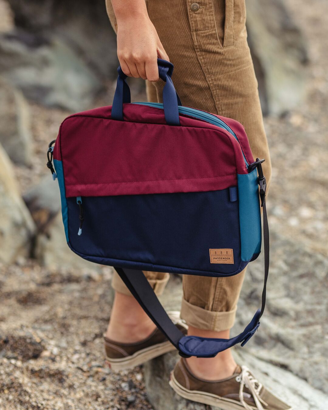 Womens_Recycled Messenger Bag - Navy/Burgundy